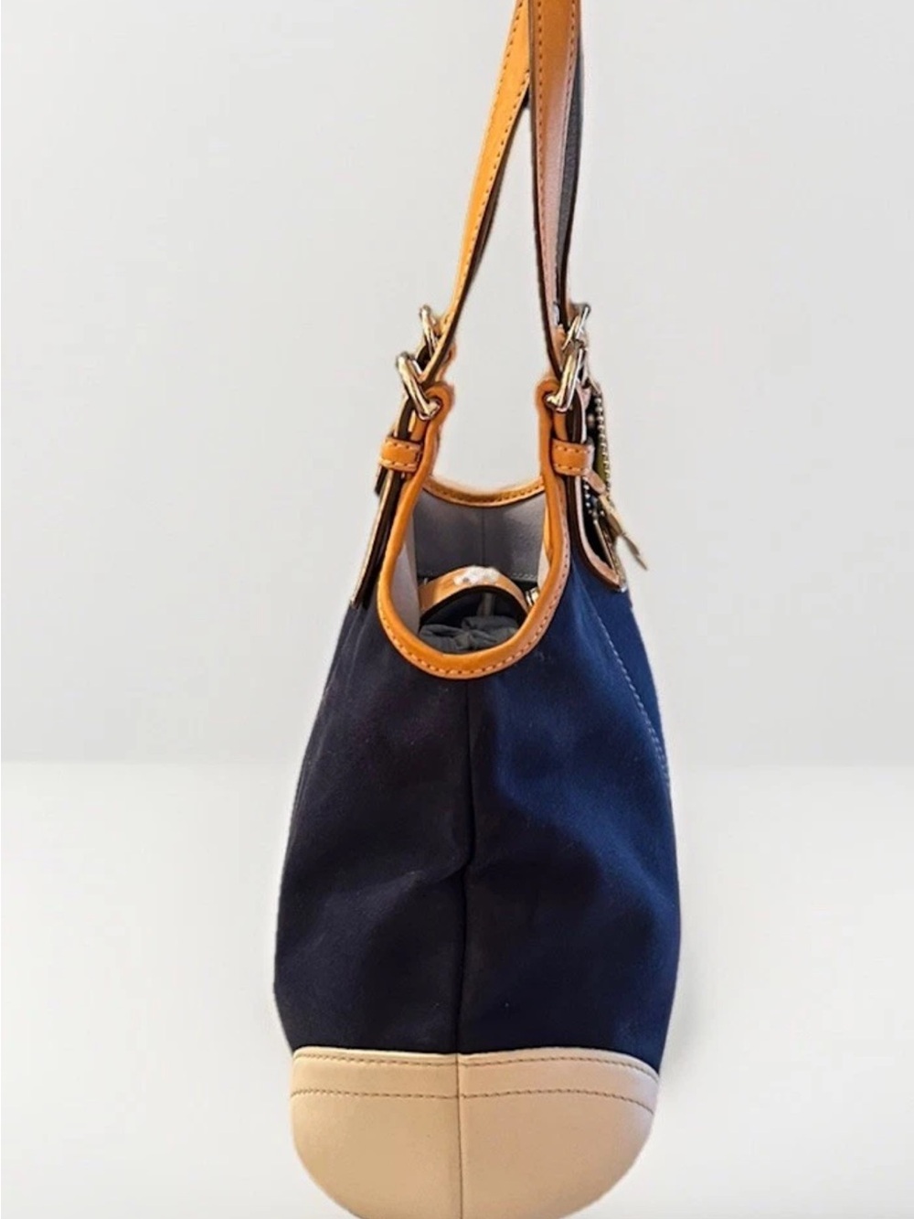 Coach Shoulder Bag-Hamptons Daisy, Navy Canvas/White Leather Trim *VINTAGE* 2004 - Picture 5 of 8